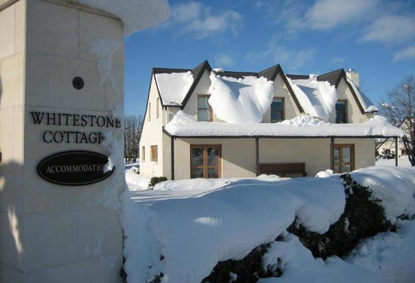 ホテル Whitestone Cottages