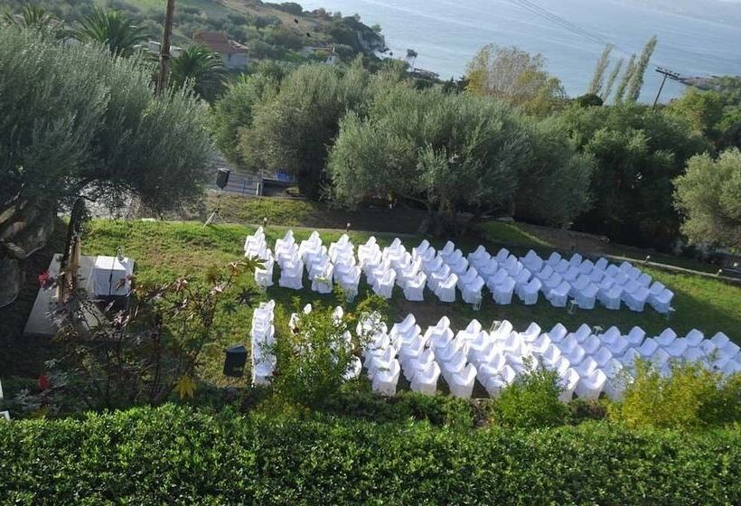 Metaxatos Apartments