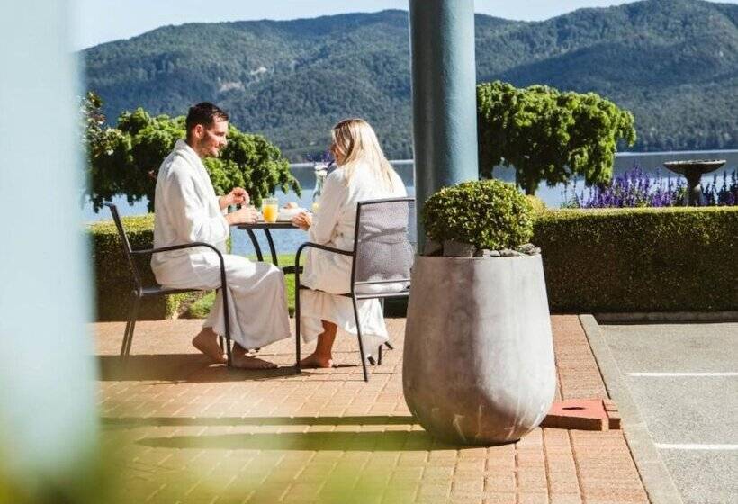 مُتل Radfords On The Lake