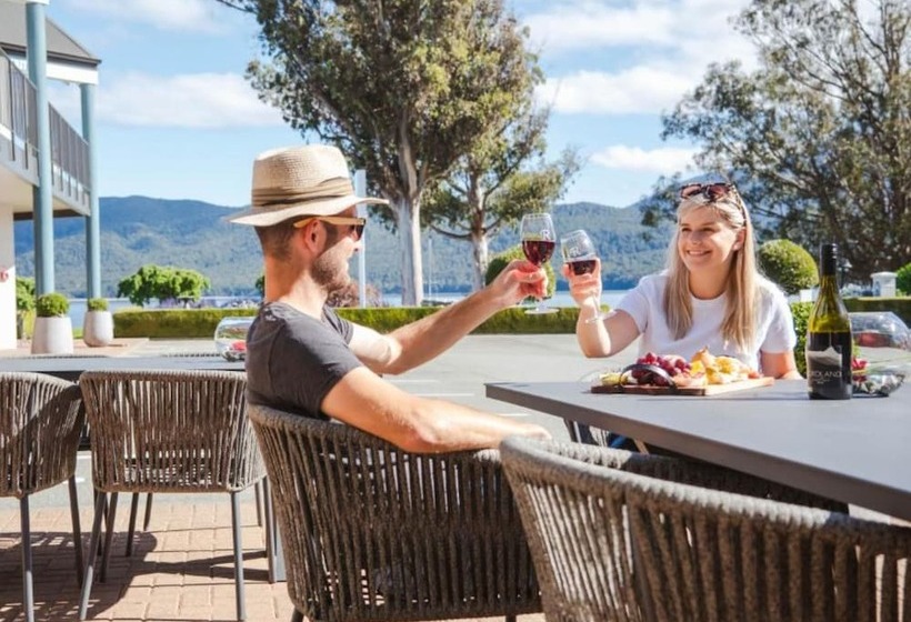 مُتل Radfords On The Lake