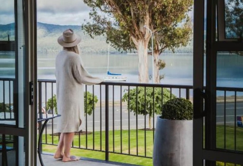 مُتل Radfords On The Lake