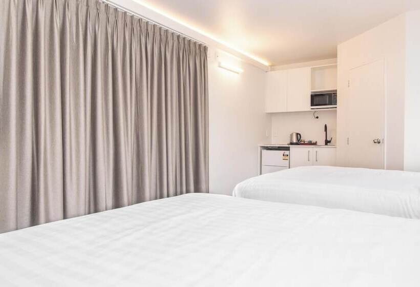 Мотель The Haven Newmarket Suites