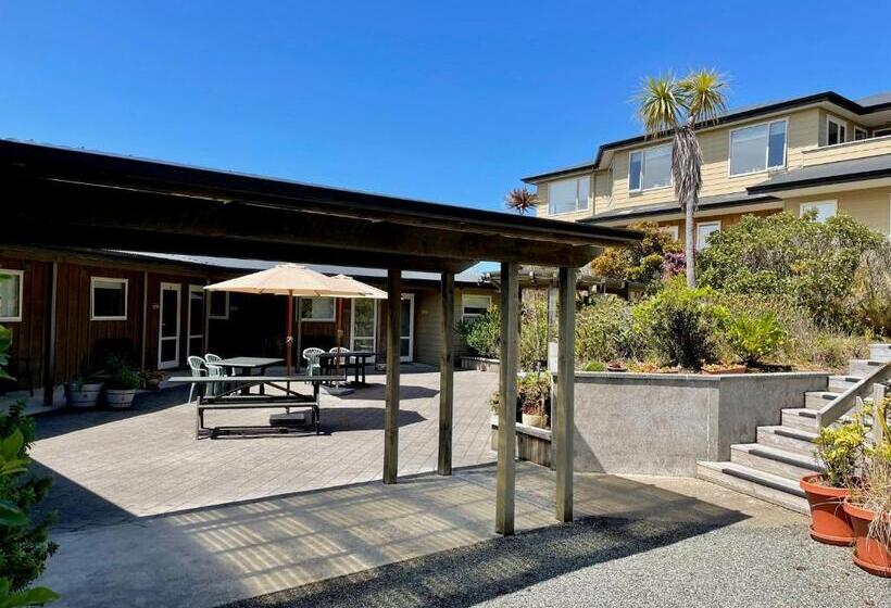 The Bay Motel