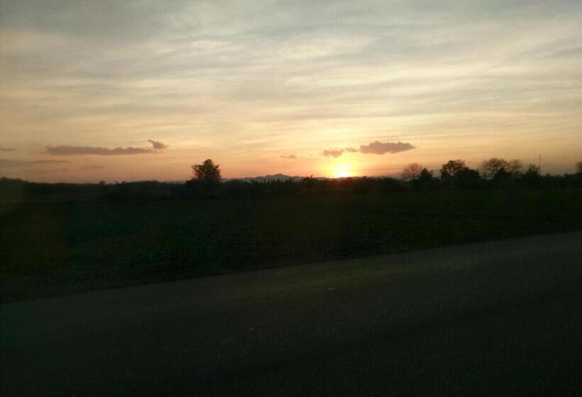 ホテル ต้งโฮมหละปูน