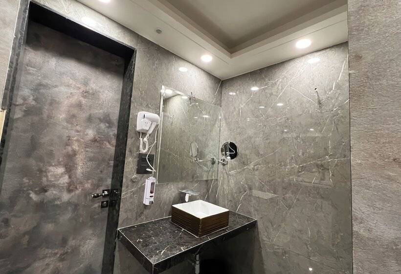 בית מלון כפרי Anand Resort A Luxury Resort Nashik