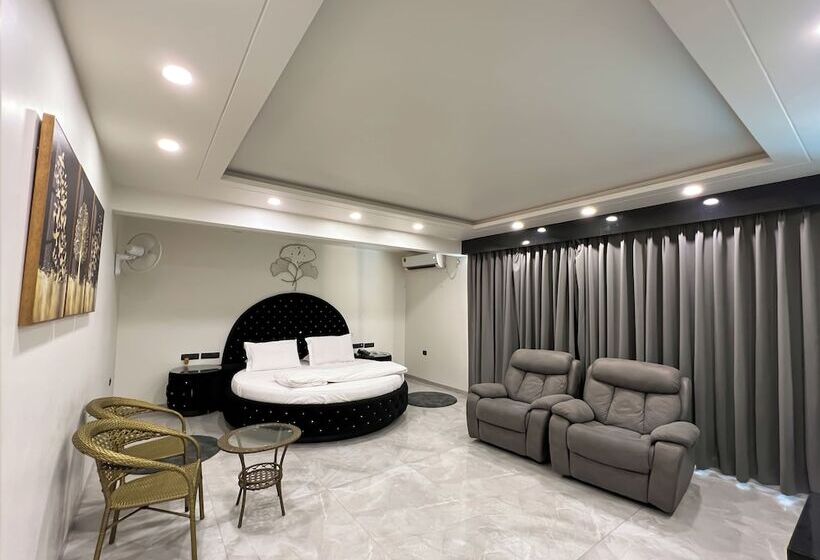 בית מלון כפרי Anand Resort A Luxury Resort Nashik