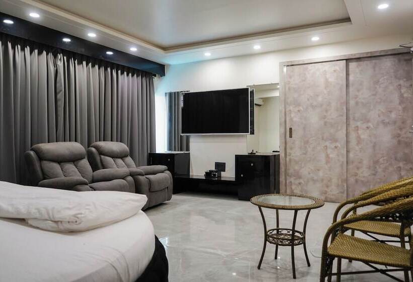 בית מלון כפרי Anand Resort A Luxury Resort Nashik