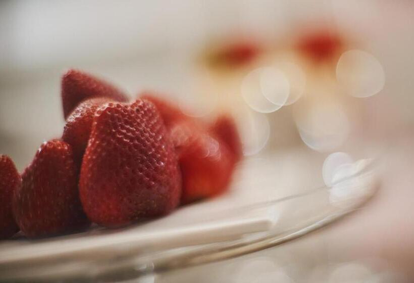 Hotel Divine Cave Experience