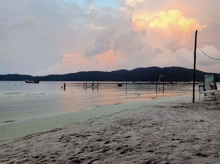 ホテル Freedom Bungalow Koh Rong Saloem