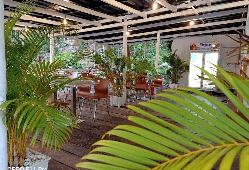 ホテル Freedom Bungalow Koh Rong Saloem