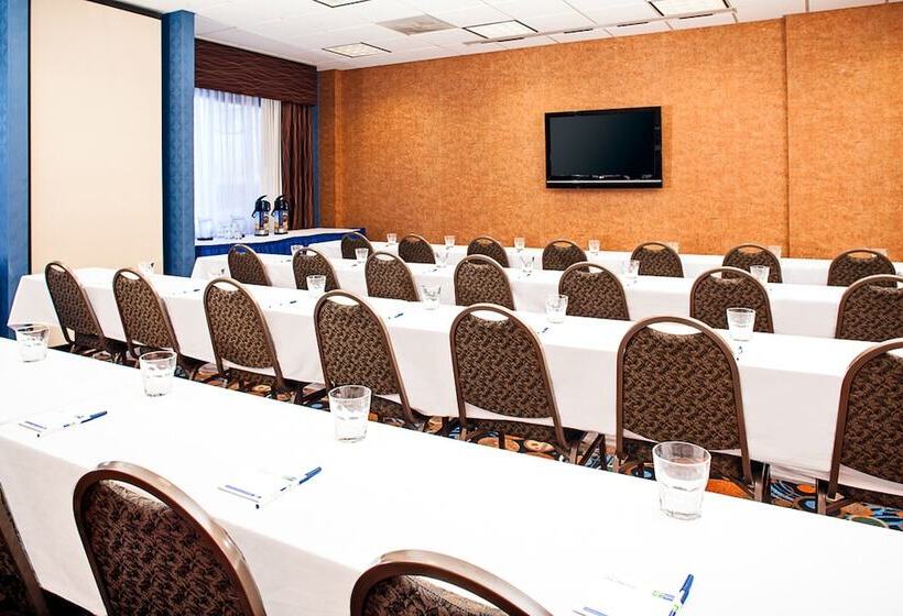 هتل New Ambika International