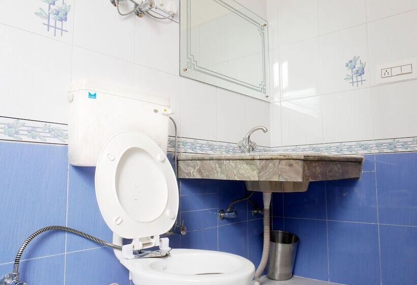 هتل New Ambika International