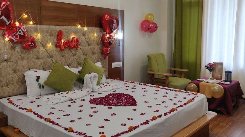 هتل New Ambika International