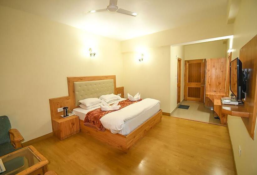 هتل New Ambika International