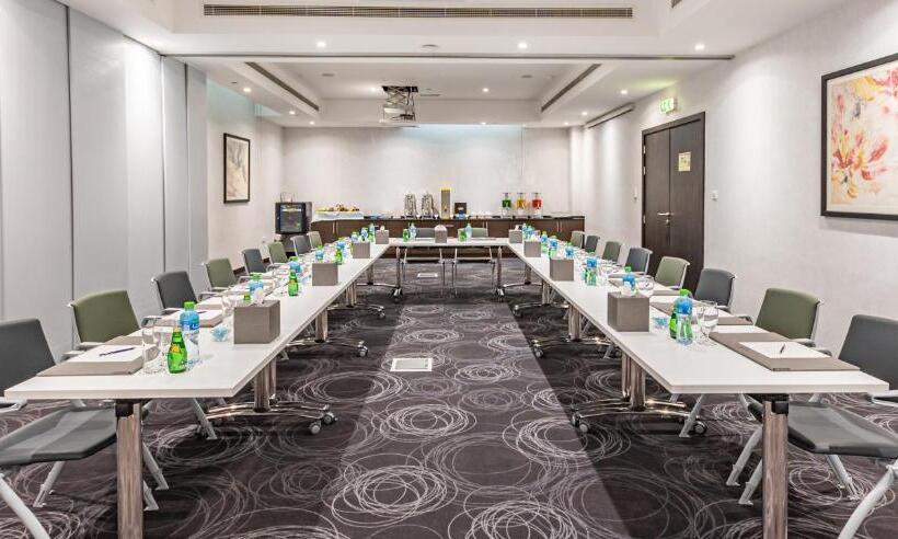 Gravity Hotel Abu Dhabi