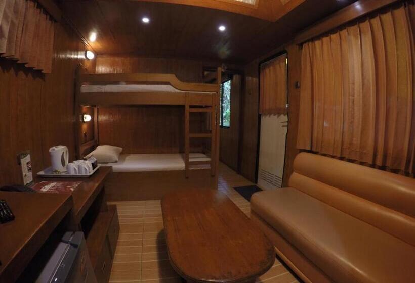 בית מלון כפרי Safari Resort