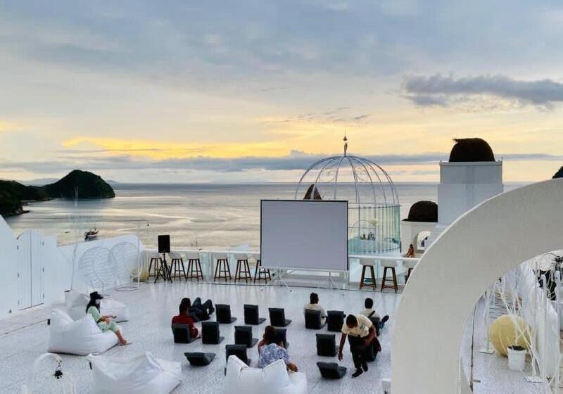 Loccal Collection Hotel Komodo