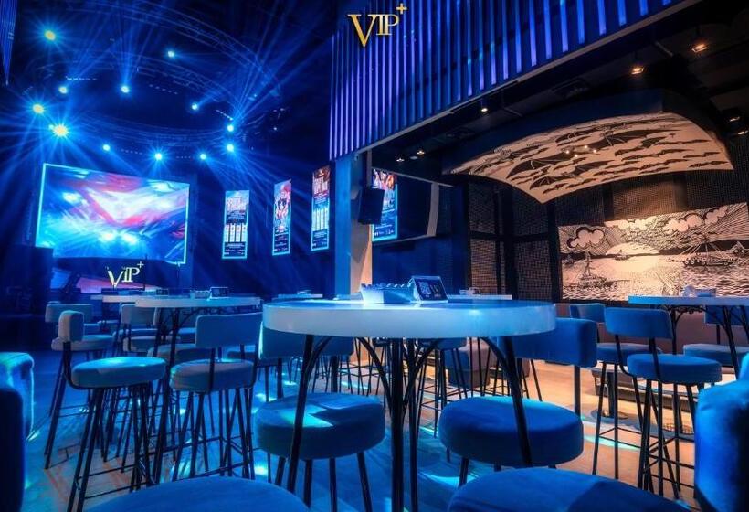 Loccal Collection Hotel Komodo