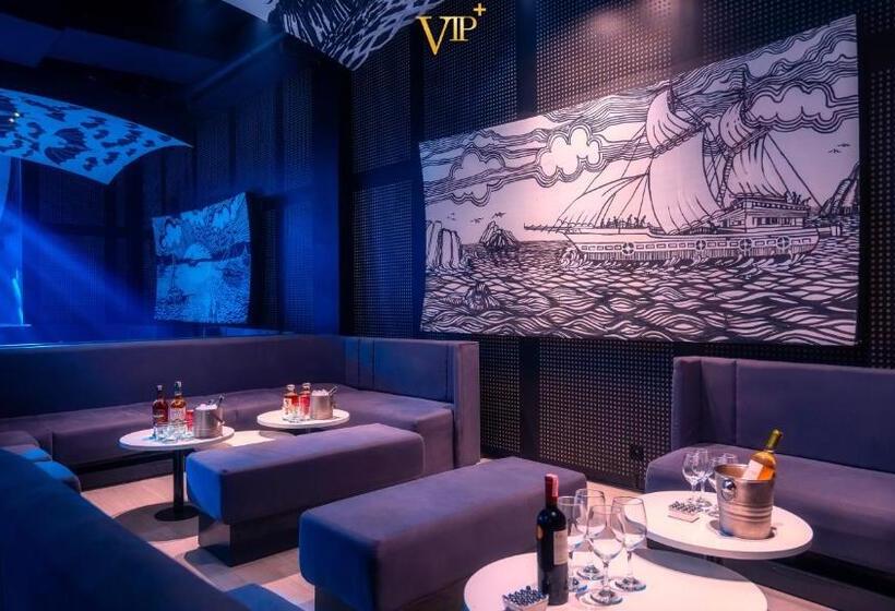 Loccal Collection Hotel Komodo