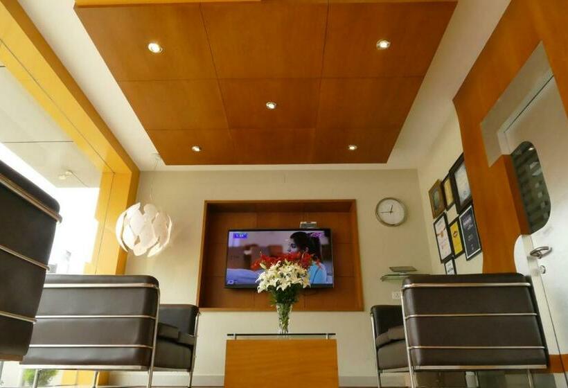 酒店 Meadows Residency