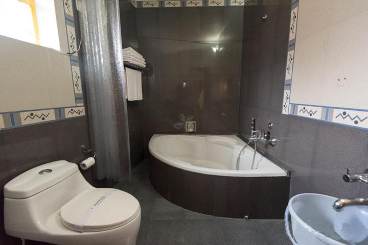 酒店 Meadows Residency