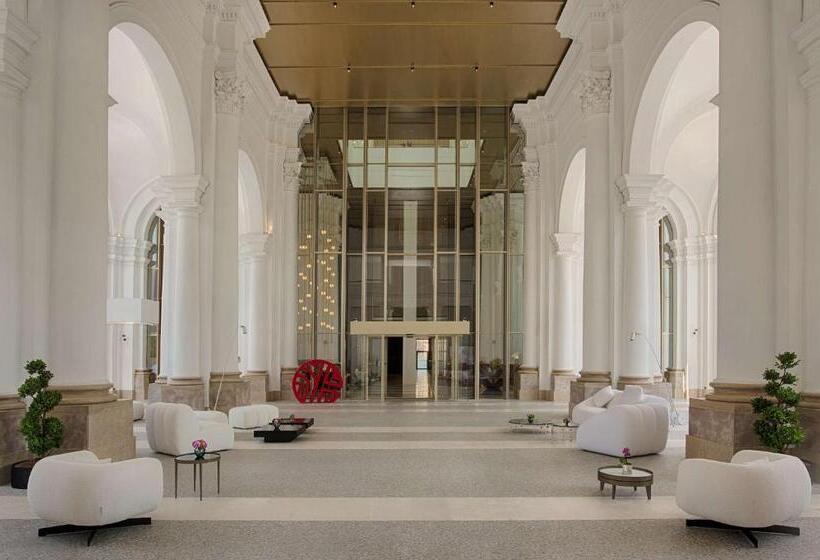 هتل NH Collection Milano Citylife