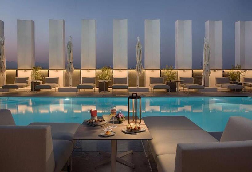 هتل NH Collection Milano Citylife