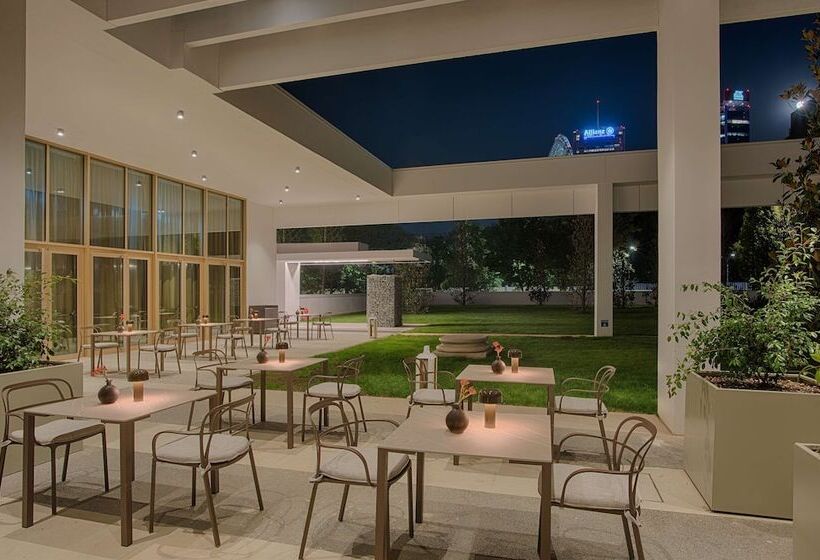 هتل NH Collection Milano Citylife