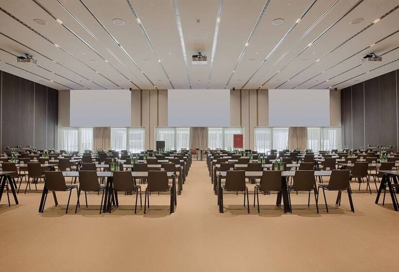 هتل NH Collection Milano Citylife