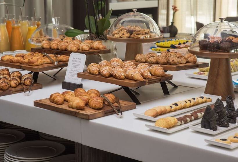 هتل NH Collection Milano Citylife