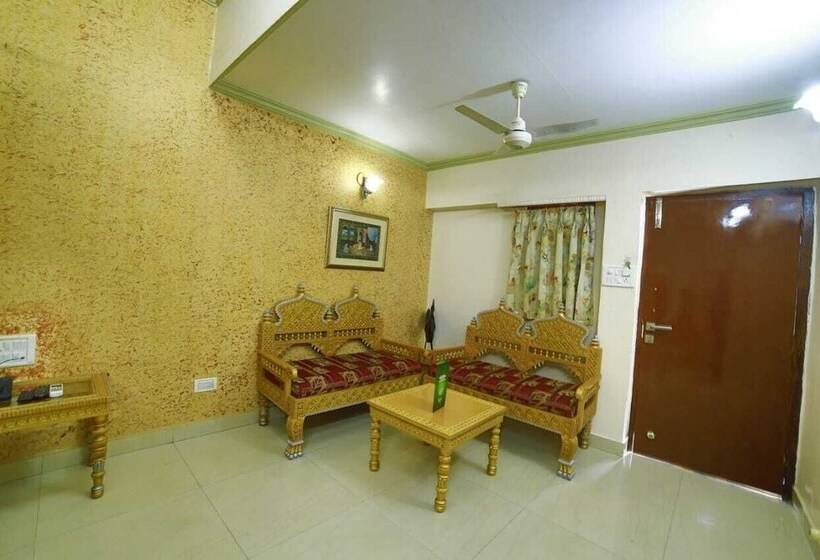 فندق Samrat International