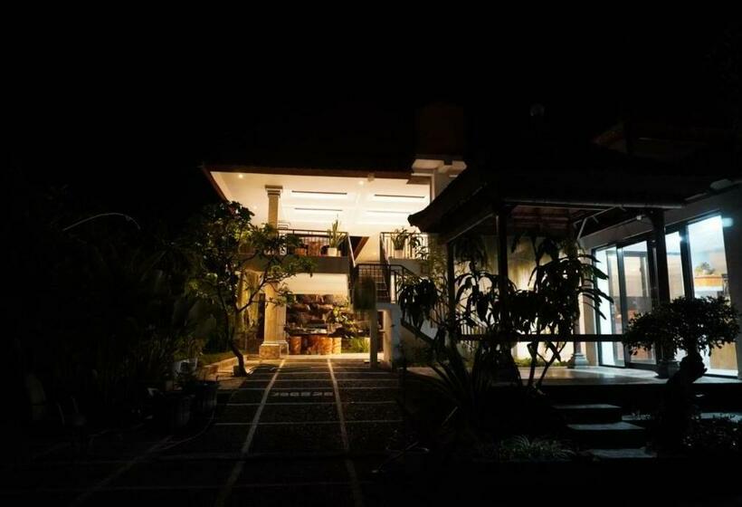 פנסיון Umah Dayuh