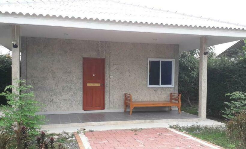 Пансион Paradise Resort At Lamphun