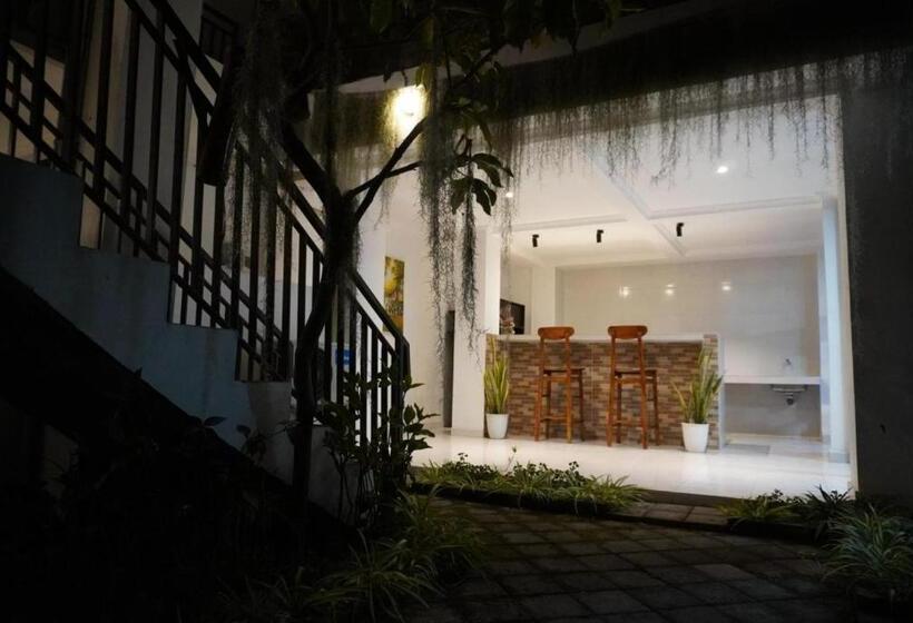 פנסיון Umah Dayuh