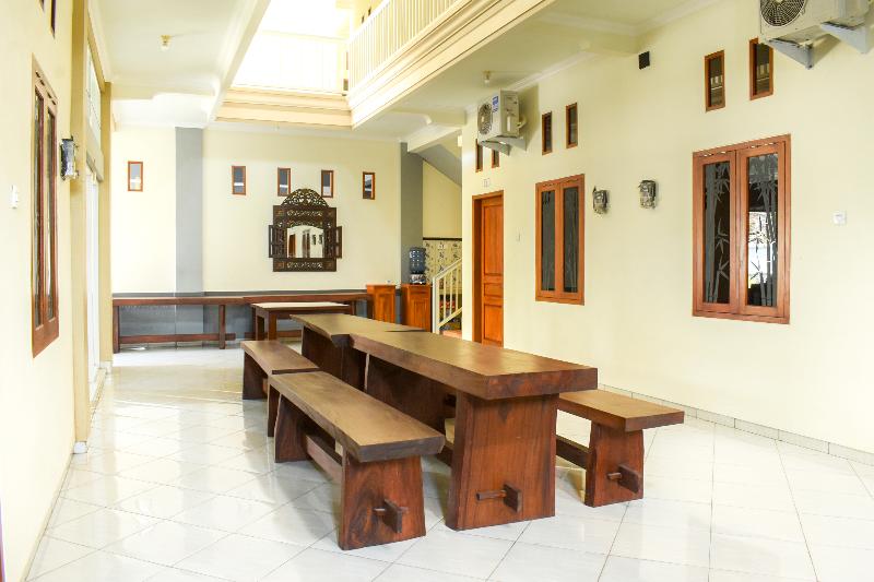 הוסטל Penginapan Anggrek Syariah 2 By Oyo Rooms