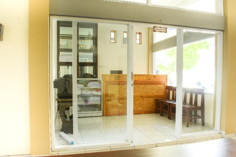 הוסטל Penginapan Anggrek Syariah 2 By Oyo Rooms