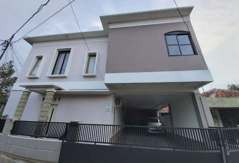 旅馆 Zleepy Pondok Gramada