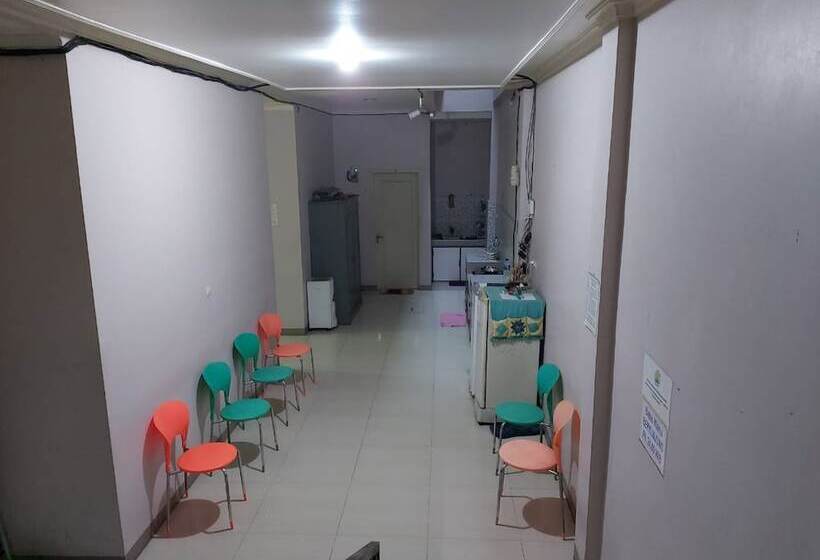 هاستل Zleepy Pondok Gramada