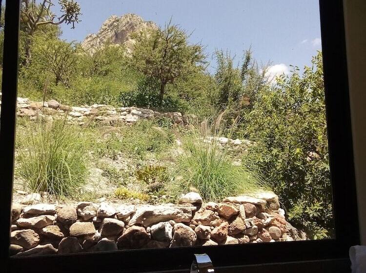 ホテル Centenario Los Arroyitos