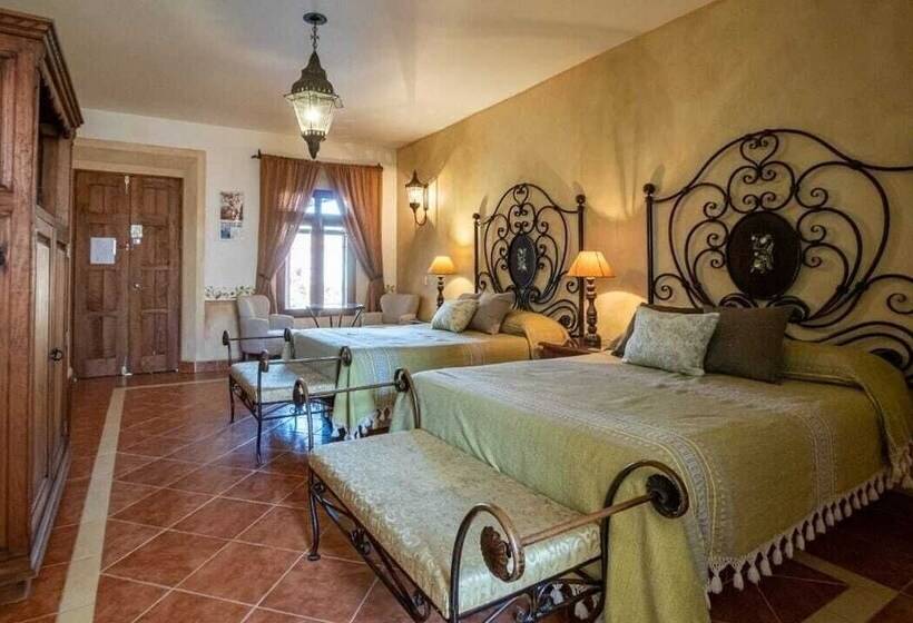 فندق Centenario Los Arroyitos