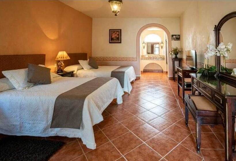 فندق Centenario Los Arroyitos