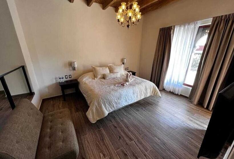 ホテル Centenario Los Arroyitos