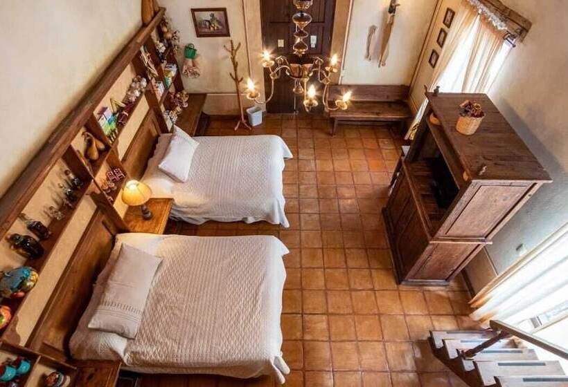 ホテル Centenario Los Arroyitos