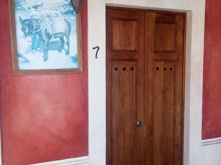 ホテル Centenario Los Arroyitos