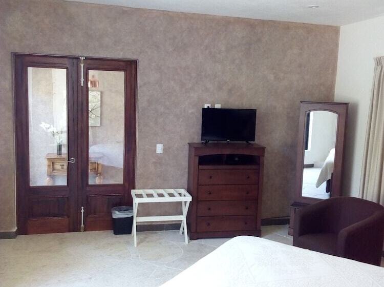 ホテル Centenario Los Arroyitos