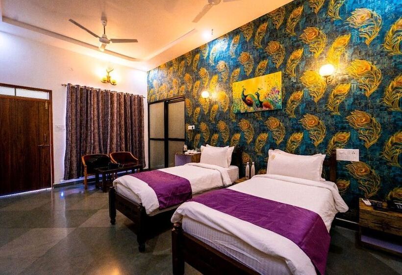 ホテル Chimur Tiger Resort At Tadoba