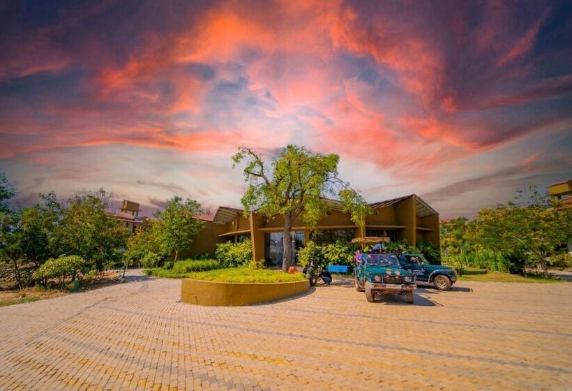 ホテル Chimur Tiger Resort At Tadoba