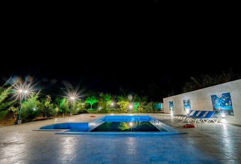 ホテル Chimur Tiger Resort At Tadoba