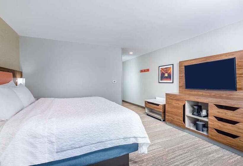 فندق Hampton Inn By Hilton Bedford