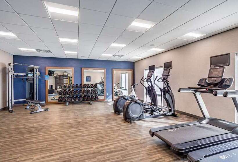 בית מלון כפרי Hampton Inn By Hilton Bedford